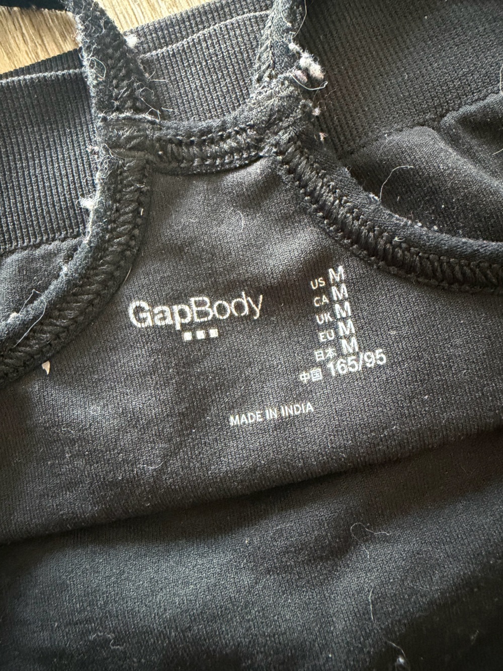 GapBody Black Strappy Racerback Sports Bra Size Medium Yoga Athleisure Gym - Picture 4 of 5